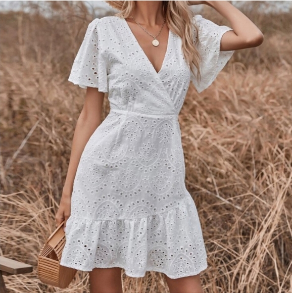 Japna Dresses & Skirts - NWOT Japna white eyelet lace wrap dress Womens Medium